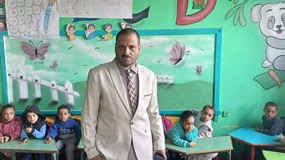 مدير تعليم أبو تشت فى قنا يوجه بتفعيل مجموعات التقوية والدعم المدرسي 