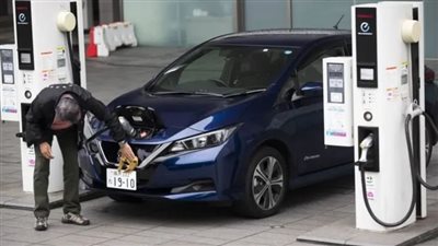 أزمات متواصلة تواجه شركات السيارات الكهربائية 