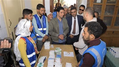 نائب محافظ سوهاج يتفقد فعاليات القافلة الشاملة بقرية الريانية المعلق بطما