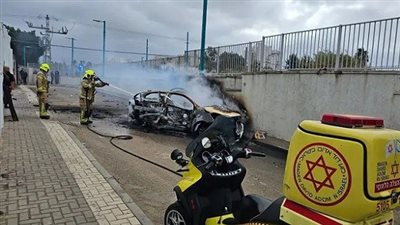 إصابة امرأة إسرائيلية في انفجار سيارة مفخخة باللد المحتلة 