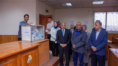 الدكتور محمد حسين يتفقد لجان انتخابات الاتحادات الطلابية بمجمع سبرباي