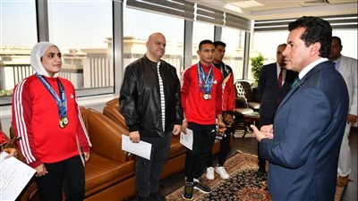 وزير الرياضة يستقبل ويهنيء أبطال المشروع القومي للموهبة والبطل الأولمبي