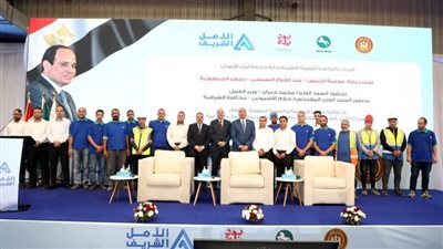 جبران والأسموني يُسلمان عقود عمل لذوي الهمم ويشهدان توقيع بروتوكول تعاون مع 11 شركة 