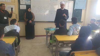 رئيس أزهر الغربية يتفقد سير العمل بمعاهد إدارة طنطا
