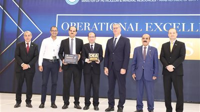 الشركة الفرعونية تفوز بجائزة التميز في العمليات التشغيلية لإدارة الحقول البترولية