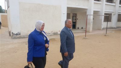 تكريم مدير مدرسة.. وإحالة 8 معلمين للتحقيق بالفيوم 