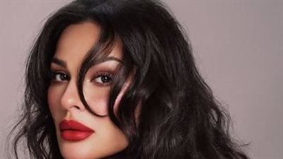 البليسيه يعكس رشاقة نادين نسيب نجيم (صور)