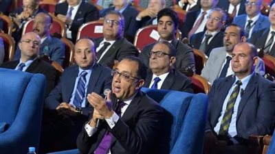 محافظ بني سويف يستعرض الفرص الاستثمارية المتاحة في ملتقى الصناعة الدولي