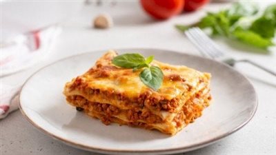 طريقة تحضير اللازانيا الإيطالية بالأعشاب والمكونات الطازجة