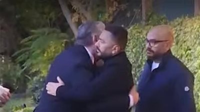 توافد نجوم الفن لتقديم العزاء في الملحن محمد رحيم بمسجد الشرطة 