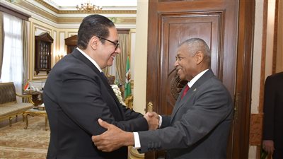 سفير السودان: خريجو جامعة القاهرة يتقلدون مناصب مهمة في بلادنا