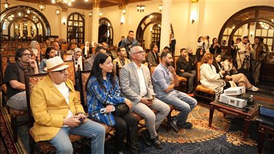 عرض تجارب بيئية في ندوة 