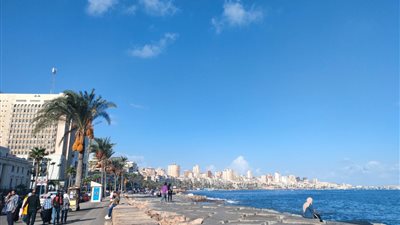 طقس الإسكندرية.. رياح شديدة وانخفاض فى درجات الحرارة