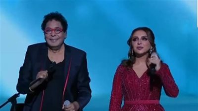 جلسة مميزة بين محمد منير وأنغام.. وتساؤلات حول ديو جديد 