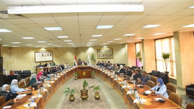 رئيس جامعة أسيوط: التحول الرقمي مطلب حتمي ويجب الوقوف على التحديات التي تواجهه