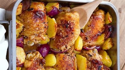طريقة تحضير صينية البطاطس بالدجاج اللذيذة