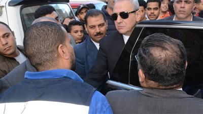 محافظ الغربية يتفقد قرية محلة زياد ويستمع لشكاوى ومطالب الأهالي 