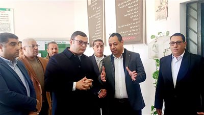 وزير الإسكان يقوم بزيارة مفاجئة لجهاز 