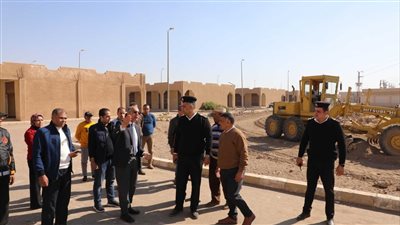 محافظ المنيا يتفقد التجهيزات النهائية بسوق ماقوسة