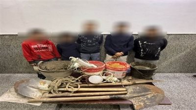 القبض على 5 أشخاص متهمين بالتنقيب عن الآثار 