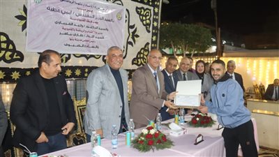 محافظ القليوبية يكرم أبطال السباحة والخماسي الحديث والكونغ فو باندية  