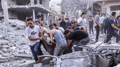 انتشال 19 شهيدًا من شمال مخيم النصيرات بوسط غزة