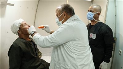 صحة المنيا.. الكشف على 1032 مواطنًا بأبوقرقاص 