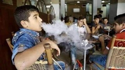 المقاهي.. مصائد مجهزة لأصحاب الزي المدرسي بكفر الشيخ