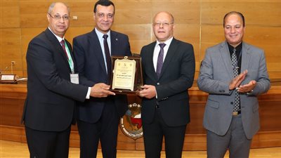وكيل تعليم سوهاج يشارك قي مؤتمر التعليم الأخضر والتنمية المستدامة