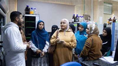 طلاب زراعة الفيوم في زيارة علمية للمركزي لمتبقيات المبيدات