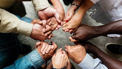 التعايش والسلام أساس بناء المجتمعات السليمة