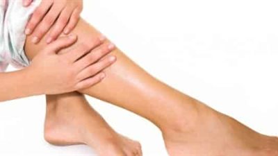 ماذا ينذر الجلد اللامع على الساقين؟| باحثون يوضحون