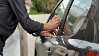 القبض على عصابة لسرقة السيارات وبيعها 