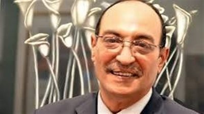 نقيب التشكيلين: الفن التشكيلى فى عالم الذكاء الاصطناعي بالإسكندرية         