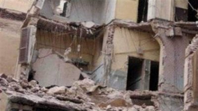 انهيار جزئي بمنزل قديم مأهول بالسكان في سوهاج