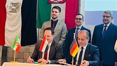 وزير الاستثمار ونظيره بولاية شمال الراين يشهدان توقيع إعلان التعاون المشترك