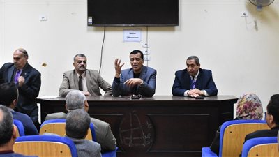 وكيل تعليم سوهاج يلتقى بمسئولي إدارة الأزمات والكوارث والحد من المخاطر