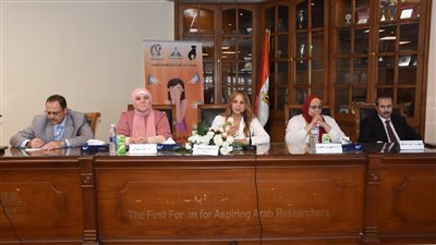 آداب عين شمس تواصل فعاليات مبادرة ضد العنف الرقمي