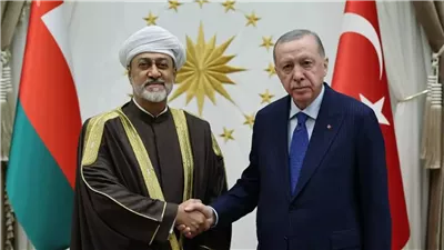 سلطان عُمان ورئيس تركيا يؤكدان حرصهما على تطوير العلاقات بين البلدين في مختلف المجالات