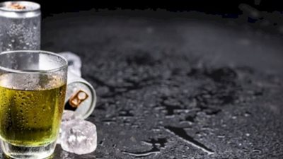 طبيبة تحذر الأطفال من مشروبات الطاقة.. لهذا السبب