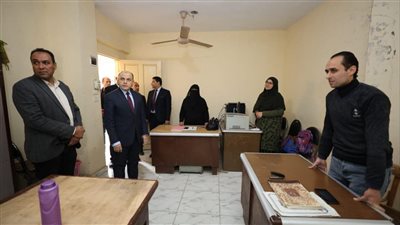 محافظ كفر الشيخ يتفقد إدارات الوحدة المحلية بسيدي سالم  