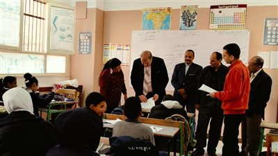 مدير تعليم قنا يتفقد ثلاث مدارس بنقادة