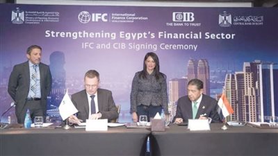 ﻣﺆﺳﺴﺔ اﻟﺘﻤﻮﻳﻞ و»اﻟﺘﺠﺎرى اﻟﺪوﻟﻰ« ﻳﺪﻋﻤﺎن اﻟﺸﺮﻛﺎت اﻟﺼﻐﻴﺮة واﻟﻤﺘﻮﺳﻄﺔ وﻣﺘﻨﺎﻫﻴﺔ اﻟﺼﻐﺮ