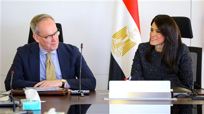 المشاط تلتقي ممثلي هيئة التعاون الإنمائي السويدية (SIDA) لتعزيز العلاقات الاقتصادية والاستثمارية