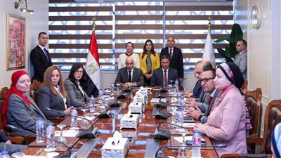 توقيع عقد إدارة وتشغيل مصنع تدوير المخلفات في المنيا