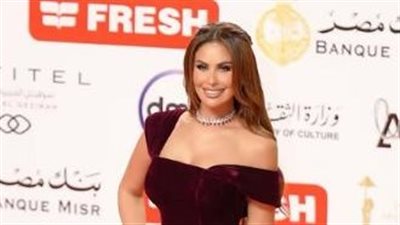 المخمل الكب يعيد مي سليم لرقي الزمن الجميل (صور)