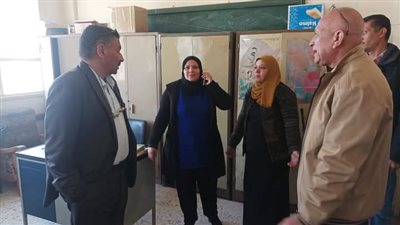 مدير تعليم نجع حمادي يتابع سير الدراسة بالمدارس 