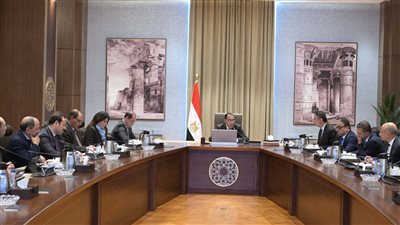 رئيس الوزراء يُتابع الموقف الخاص بتدبير الأقماح
