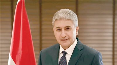 شريف فتحى يعرض خطة وزارته أمام النواب : نستهدف الوصول لـ15.3 مليون سائح  نهاية العام 