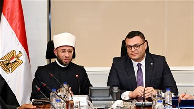 وزيرا الإسكان والأوقاف يناقشان عدداً من الموضوعات المشتركة